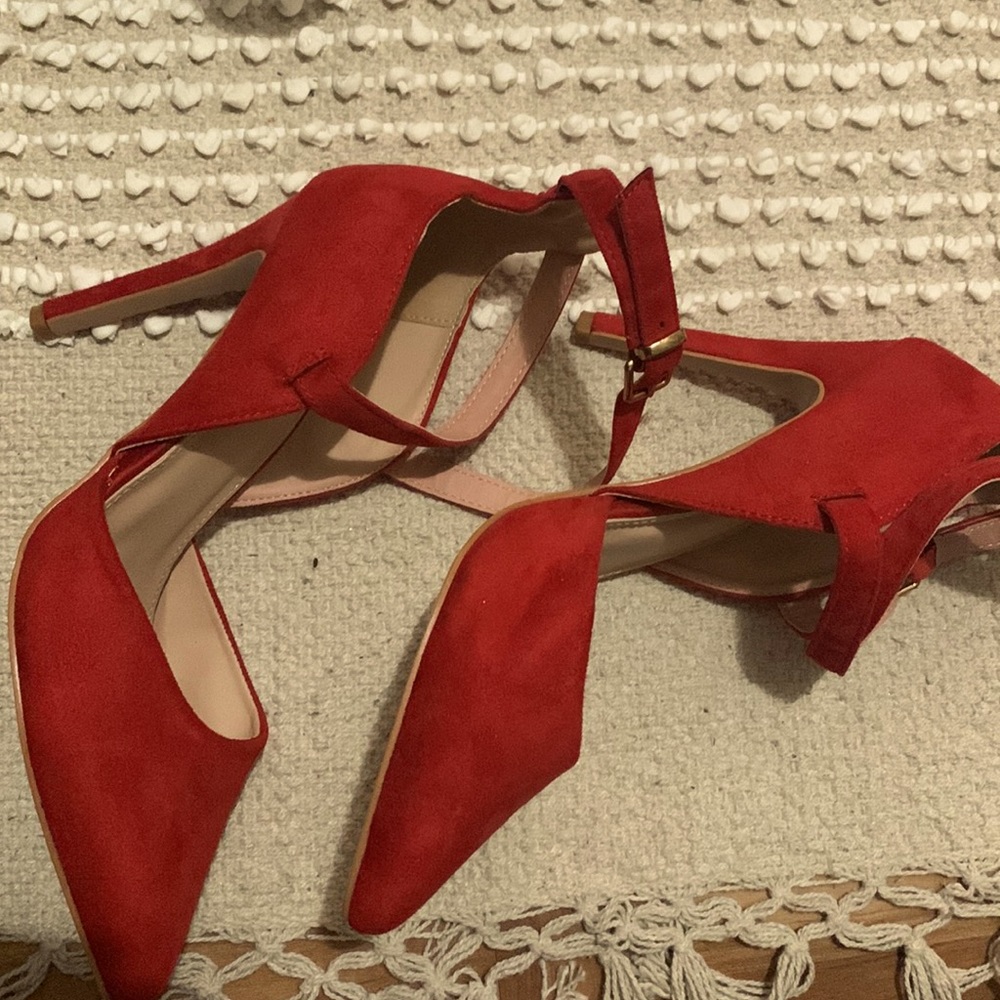Spicy red high heels!🔥🔥